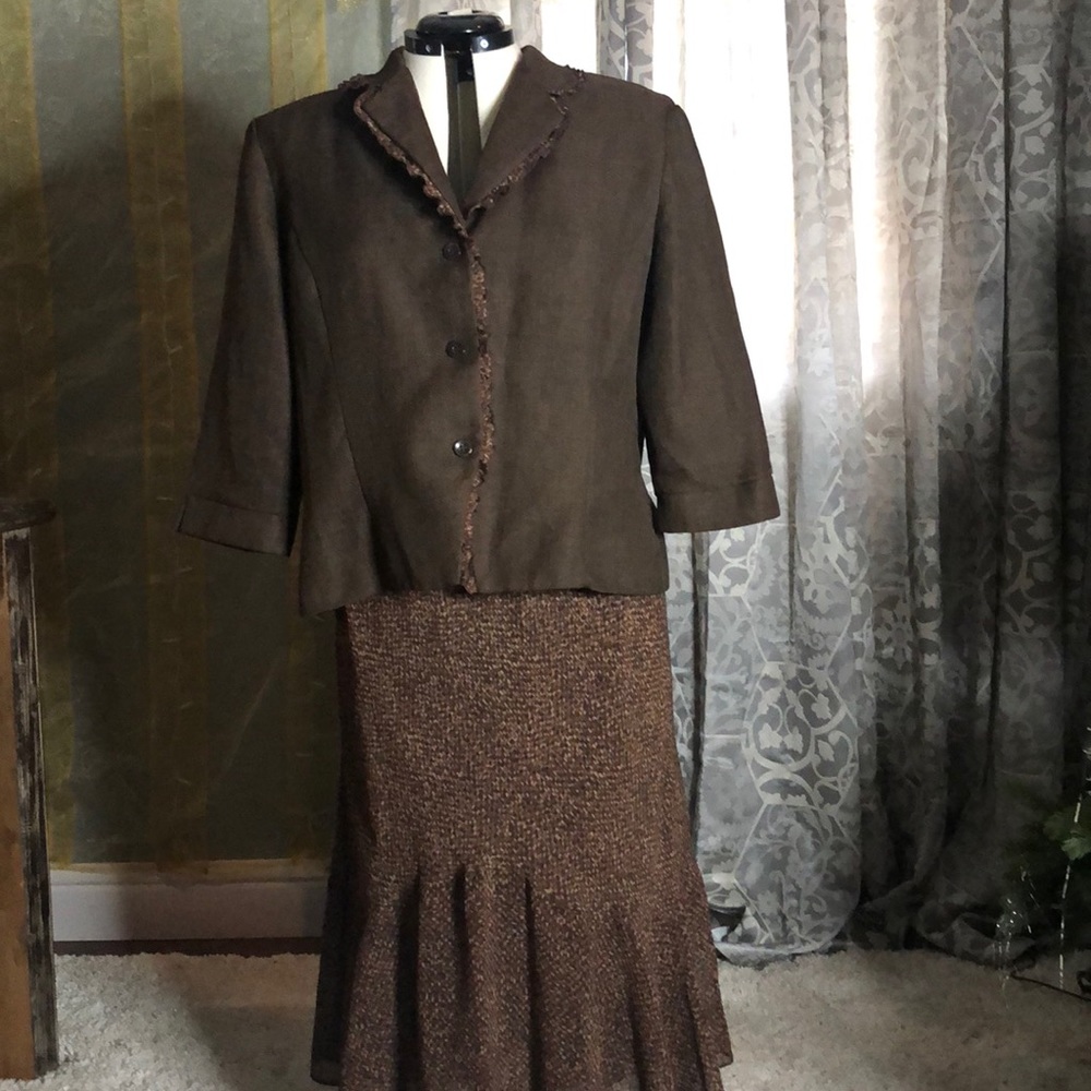 Dress suit